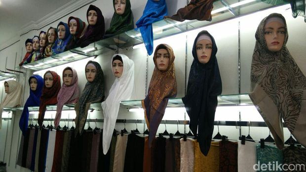 Jilbab impor Turki di Pasar Tanah Abang