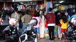 Jelang Masuk Sekolah Toko Buku Diserbu Pembeli