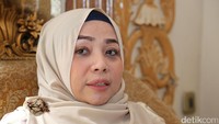 Ia pun membocorkan bahwa di hari pernikahannya itu sudah banyak aib Khairil Anwar yang terungkap.