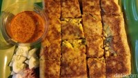 Kalau ke Medan jangan lewatkan untuk mencicipi martabak mesir. Kamu yang lelah berkeliling di Medan akan dibuat kenyang (Bonauli/detikTravel)