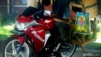 Di Jayapura beberapa waktu lalu, motor sport Honda CBR250R sempat bikin heboh sekitar tahun 2013 lalu. Foto: Welfe Woyow
