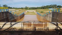Pembangunan Bendungan Teritip telah selesai pada tahun 2016 lalu. Bendungan yang mulai dibangun tahun 2014 ini bakal segera digenangi air atau melewati proses impounding setelah mendapatkan sertifikasi pengisian (impounding) dari Komisi Keamanan Bendungan. Pool/dok. Kementerian PUPR.