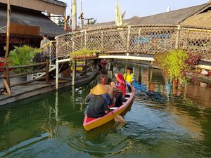Pasar Apung Nusantara Batu: Lokasi, Jam Buka dan Fasilitas