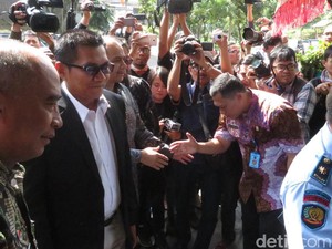 Agun Dicari di Sukamiskin, OC Kaligis: Banyak yang Ingin Kuceritain