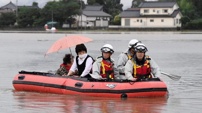 Banjir Besar Landa Jepang, 15 Orang Hilang