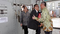 Ketua Pansus bersama rombongan diterima oleh Dirjen Lapas Kemenkum HAM I Wayan Dusak.