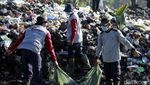 Lautan Sampah di Cibangkong Kota Bandung Dibersihkan