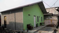 Penampakan salah satu gubuk warga Cilincing, Jakarta Utara, yang disulap menjadi rumah sederhana.