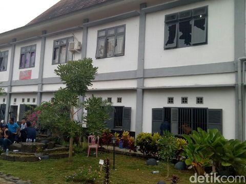 LP Narkotika Palembang Rusuh Gara-gara Napi Demo Protes Pungli