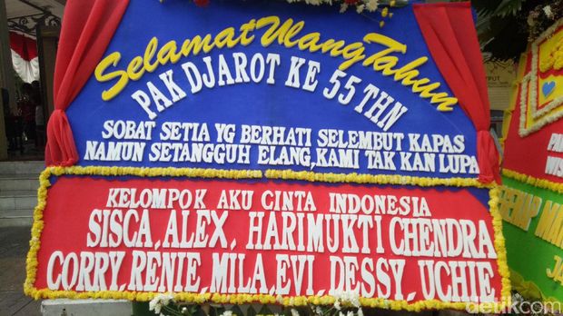 Karangan bunga untuk Djarot di Balai Kota.