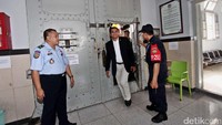 Ketua Pansus Hak Angket KPK Agun Gunandjar Sudarsa dan rombongan tiba di Lapas Sukamiskin pukul 10.48 WIB.
