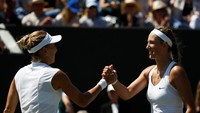 Wimbeldon yang dimulai 3-16 Juli menjadi turnamen tenis grand slam pertama yang diikuti Victoria Azarenka setelah cuti melahirkan. Dia lolos ke babak ketiga. Foto: REUTERS/Toby Melville
