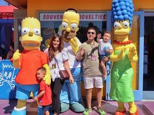 Main ke Kampung The Simpsons Bareng Keluarga Sissy Prescillia Yuk!