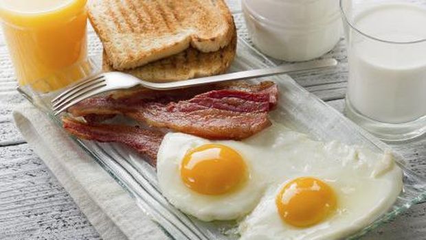 Agar berat badan turun secara optimal sebaiknya jangan lewatkan sarapan.