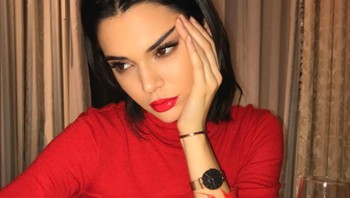 5. Kendall Jenner: si jelita ini mengumpulkan 81,7 juta follower dan per postingan iklan meraup USD 370 ribu atau Rp 4,9 miliar. Foto: Instagram