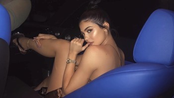 4. Kylie Jenner: sosialita muda ini memiliki 95 juta follower, tiap postingan iklan dibayar USD 400 ribu, sama dengan Ronaldo. Foto: Instagram