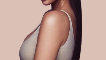 2. Kim Kardashian: Sosialita ini memiliki 100 juta follower dan mendapat USD 500 ribu sekali posting atau Rp 6,6 miliar. Foto: Instagram