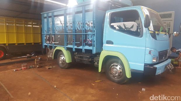 Lewat Sentuhan Dedik Truk Tak Lagi Lusuh