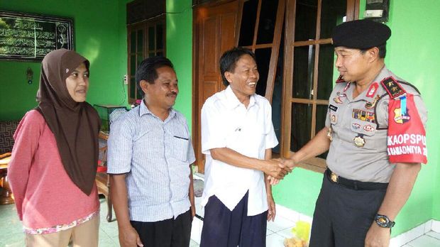Mobil Ditabrak, Jenderal Polisi Ini Malah Silaturahmi ke Penabraknya