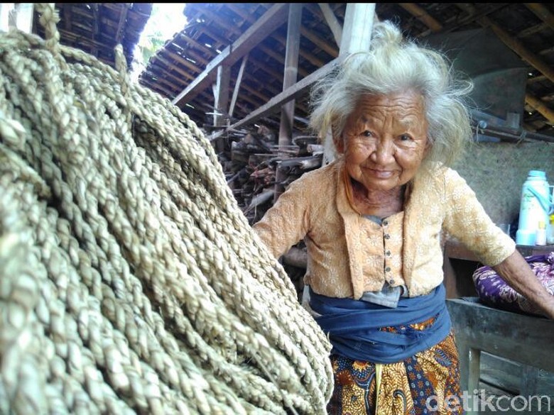 Kata Mbah Suparni, Saat ini Banyak yang Merasa Paling Benar