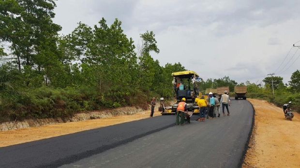 Jalan Perbatasan di Kalimantan