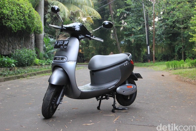 Limbah Baterai Bekas  Motor  Listrik  Bakal Dijadikan Panel Surya