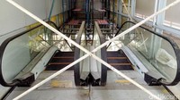 Stasiun tersebut juga dilengkapi dengan eskalator. Pool/Daop I KAI.