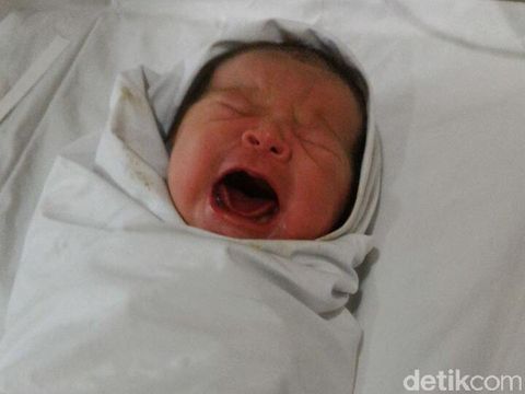 Olivia Jensen Melahirkan Normal di Tanggal Cantik
