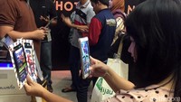 Dari foto-foto tersebut mereka berkesempatan memenangkan sebuah ponsel Oppo F3 Black Edition yang akan diundi usai acara. Piye rek? yuk kumpul kesana sekarang!