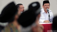 Terima kasih saya bisa diberikan kesempatan daftar di DPP ini. Saya datang ke sini atas dasar imbauan beberapa tokoh. Saya diminta melanjutkan perjuangan dari Jawa Barat, kata Iwa.