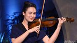 Main Biola, Chelsea Islan Cantik Banget!