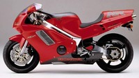 Motor dengan mesin V4 terkeren sepanjang masa selanjutnya jatuh ke tangan Honda NR750. Ketangguhan motor sport ini memang berada di mesin yang digendongnya. Bayangkan saja, motor ini mengusung mesin 750 cc 32 valve, oval pistoned. Foto: Visordown