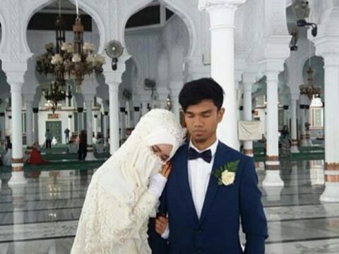 Kemesraan Muzammil dan istri. 