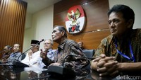 Ruki kemudian meminta DPR memikirkan kembali apa yang telah dilakukan oleh Pansus Angket selama ini.