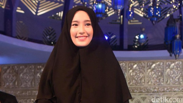 Tyas Mirasih Pamer Mahar, Tatjana Saphira Cantik Berhijab