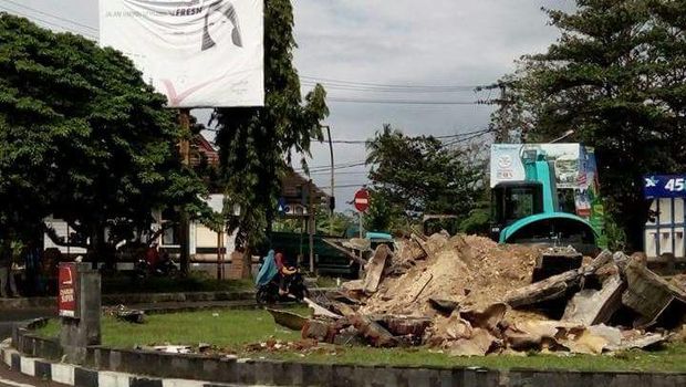 Patung Nyoman Nuarta di Pangandaran dirobohkan