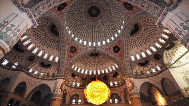 Interior dalam masjid (Thinkstock)