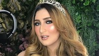 Netizan bahkan banyak yang memuji kecantikan ibu dua anak tersebut. Dok. Instagram/tanianadiraa