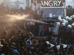 Jelang KTT G20, Demonstran-Polisi Bentrok di Hamburg
