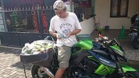 Banyak beredar di Internet foto-foto anekamotor sport yang disulap untuk mencari nafkah. Foto: Pool