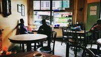 Suasana di Kedai Kopi Apek.