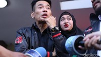 Aris sakit hati Ihsan menyebutnya tengil. Semua pangkalnya karena Aris sempat menghilang tiga hari dan bikin berita dan Ihsan cuma berkomentar di media. Foto: Hanif Hawari