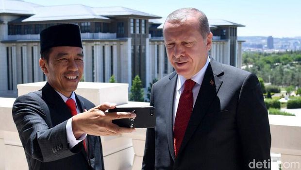 Jokowi ngevlog bareng Erdogan.