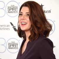 Aktris Marisa Tomei juga beberapa kali mengatakan ia tidak berencana untuk memiliki anak. Marisa pun mengaku muak dengan pertanyaan orang-orang mengenai hal tersebut. Aku bukan penggemar dari pernikahan dan institusi dan aku tidak tahu mengapa wanita perlu punya anak untuk terlihat seperti manusia yang lengkap, katanya. Foto: Frazer Harrison/Getty Images