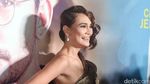 Pose Sensual Luna Maya