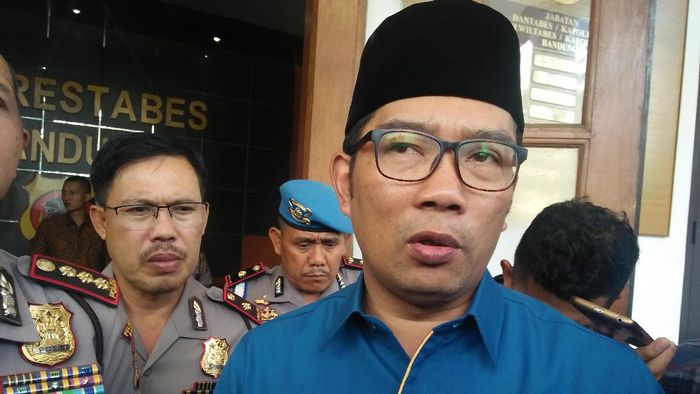 Ridwan Kamil menyebut pembangunan sirkuit baru sedang berfoksu perizinan. Foto: Dony Indra Ramadhan Ridwan Kamil menyebut pembangunan sirkuit baru sedang berfoksu perizinan. Foto: Dony Indra Ramadhan