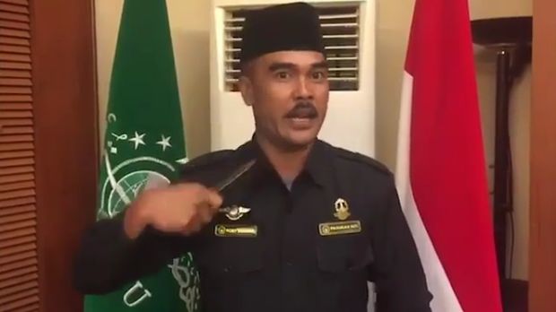Ramai Video Pasukan Pagar Nusa Acungkan Pisau dan Tantang ISIS