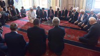 Dari Mausoleum Ataturk, Presiden Jokowi dan rombongan menuju Masjid Kocatepe Jamii yang merupakan masjid terbesar di di kawasan Kocatepe di Kizilay, Ankara, Ibukota Turki.  (Foto: Rahmat/Humas)