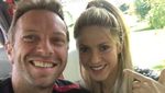 Aksi Memukau Coldplay Gandeng Si Cantik Shakira