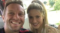Sebelum naik panggung, Coldplay dan Shakira sudah lebih dulu bertemu dan check sound bersama. Foto: Instagram Shakira